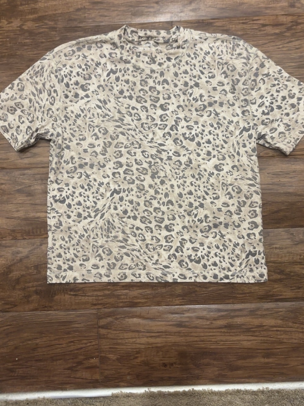Hollister Beige and Gray Leopard Print Short Sleeve Tee